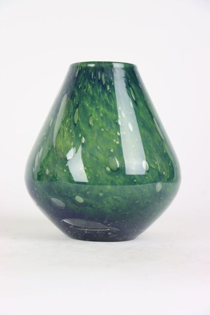 Vase moderne en verre soufflé à décor couleur...