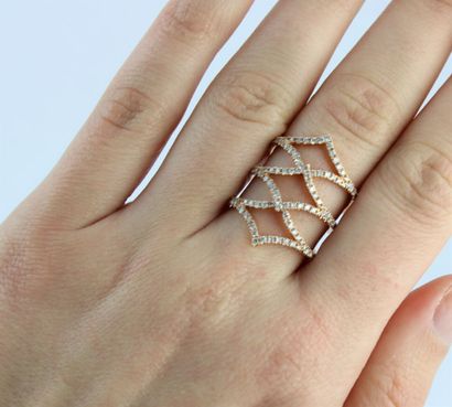 Bague en or rose 18K (750/1000) à décor de...