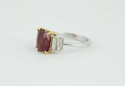 Bague en or gris 18K (750/1000) style art...