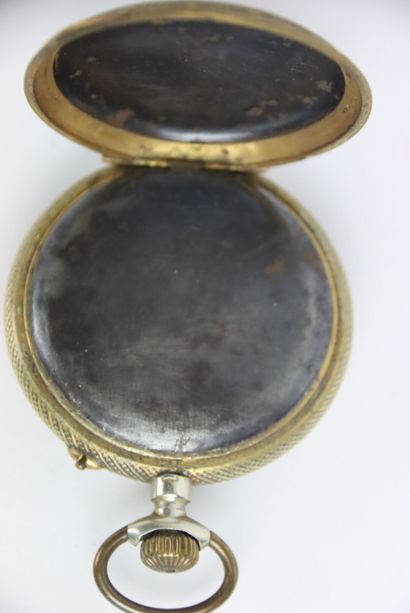 Pocket watch in metal. Arabic numerals. Gross...