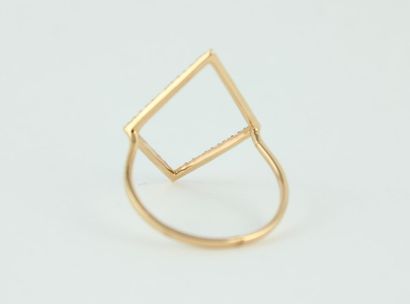 Bague en or jaune 18K (750/1000) formant...