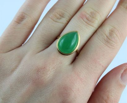 Ring in 18K (750/1000) yellow gold with a...