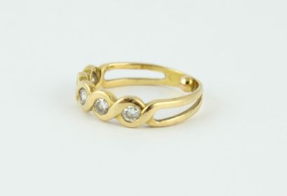 Bague en or jaune 18K (750/1000) ornée de...