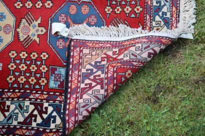 Tapis. Galerie Kazak. Russie. Vers 1975....