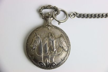 DECERNY
Montre gousset en métal,
Cadran blanc...