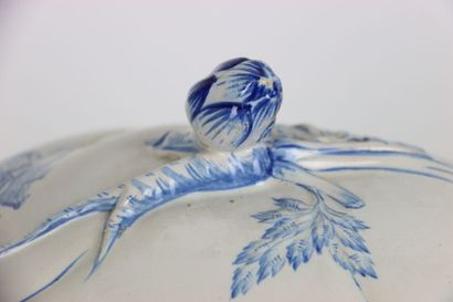 GALLE NANCY. Earthenware tureen with blue...