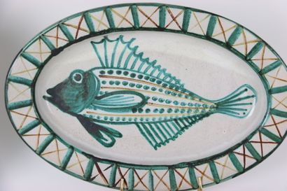 Meeting of earthenware dishes composed of...
