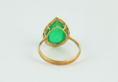 Ring in 18K (750/1000) yellow gold with a...