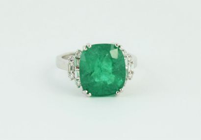 Bague en or gris 18K (750/100) de style art...