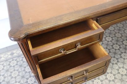 Flat desk in veneer with all faces, it opens...