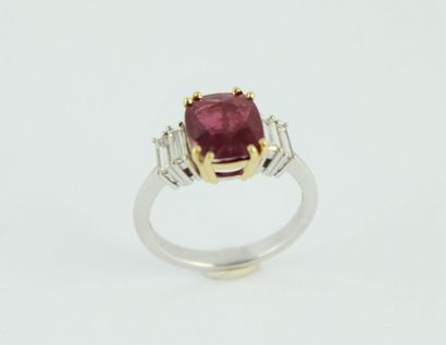 Bague en or gris 18K (750/1000) style art...