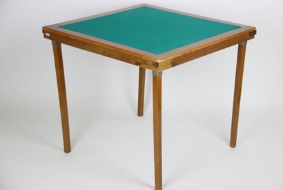 Table à jeux en acajou, plateau de feutrine...