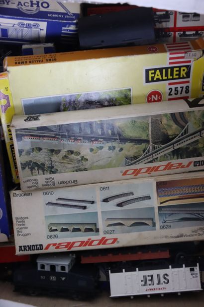 HORNBY MECCANO train meeting. 