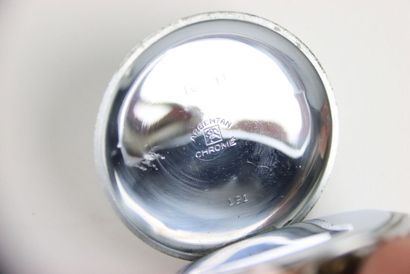 Pocket watch in silver plated metal. Chronometer...