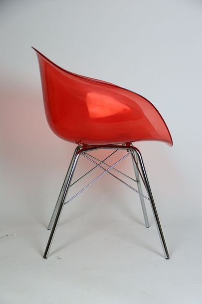 Paire de fauteuils coque de salon rouge orangé...