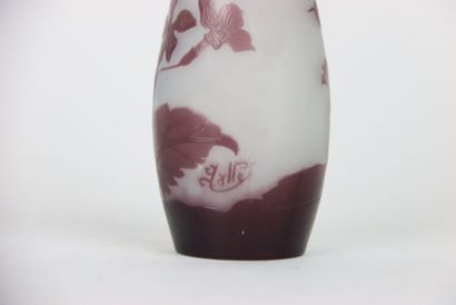 Établissement GALLE. Vase multicouches à...