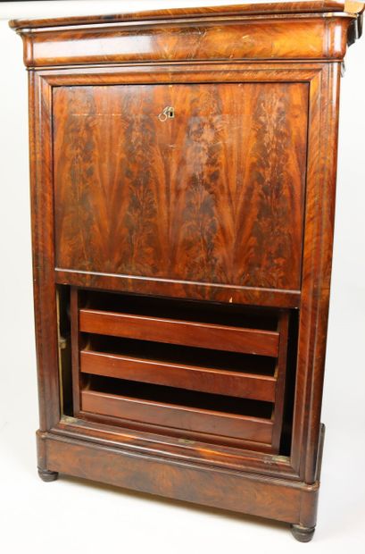 Mahogany and mahogany veneer desk, the lower...