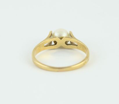 Yellow gold ring 18K (750/100) centered with...