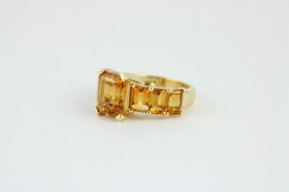 Bague en or jaune 18K (750/1000) ornée d'une...