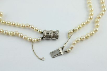 Necklace composed of two rows of cultured...