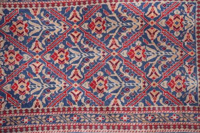Tapis Chirvan. Russie. Vers 1975/80. Velours...
