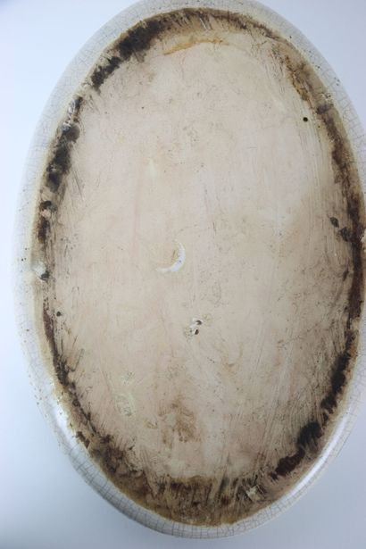 Meeting of earthenware dishes composed of...