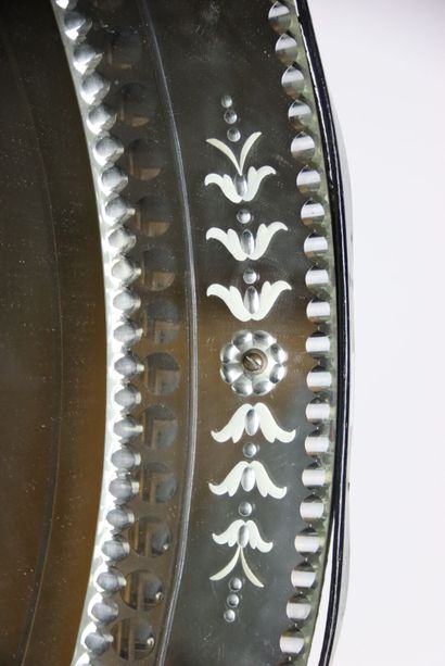 Venetian mirror in engraved glass with flower...