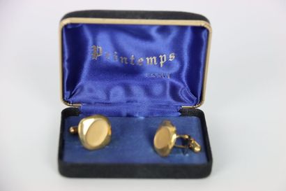 Pair of gold plated cufflinks in its case....