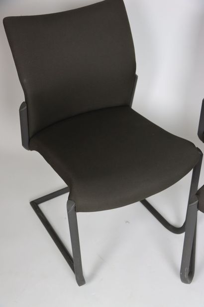 Herman Miller. Paire de chaises de bureau...