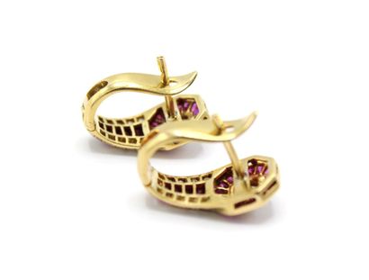 Pair of 18K (750/1000) yellow gold earrings...
