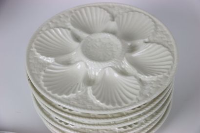Meeting of earthenware dishes composed of...