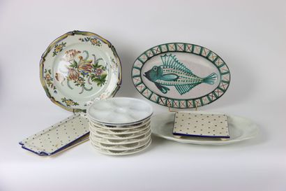 Meeting of earthenware dishes composed of...