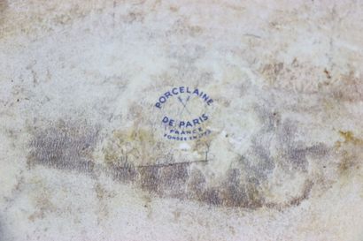 Meeting of earthenware dishes composed of...