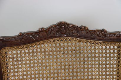 Réunion de deux fauteuils en bois naturel...