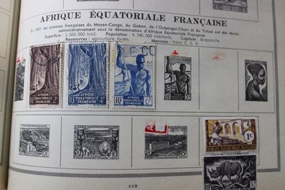 Réunion sept albums de timbres de postes...