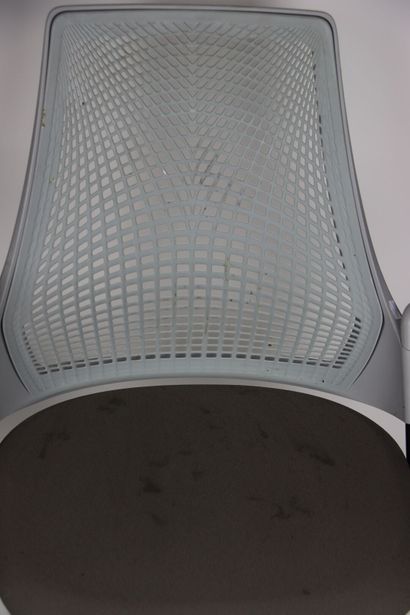 Herman Design par Yves Béhar. Paire de fauteuils...