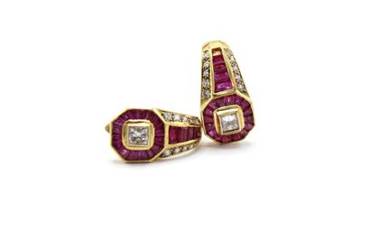 Pair of 18K (750/1000) yellow gold earrings...