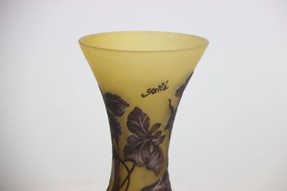 GALLE TIP, Vase en pâte de verre multicouche...