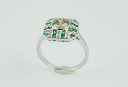 Bague en or gris 18K (750/1000) de style...
