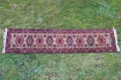 Tapis. Galerie Chirvan. Russie. Vers 1975....