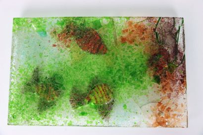 Travail du XXe siècle. Panneau en verre polychrome...