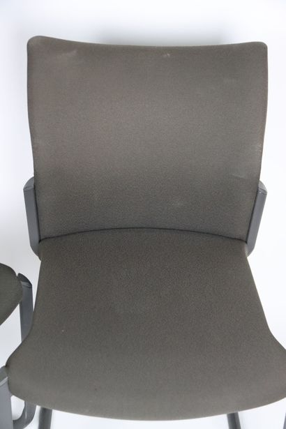 Herman Miller. Paire de chaises de bureau...