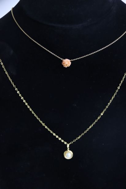 Meeting of two necklaces in 18ct gold one...