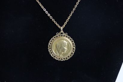 Meeting of two wedding rings and a pendant...