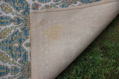 Tapis. Carpette mécanique. Dimensions : 295...