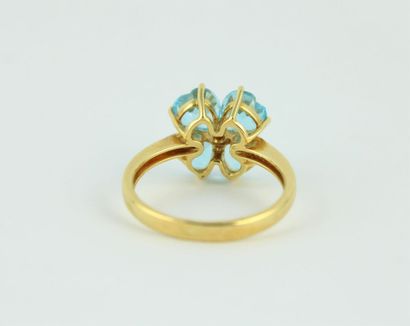 Bague en or jaune 18K (750/1000) formant...