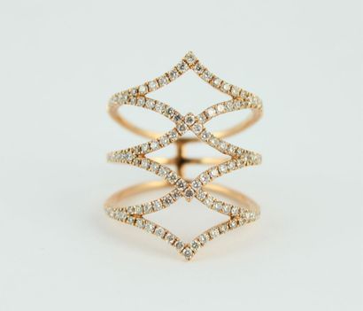 Bague en or rose 18K (750/1000) à décor de...