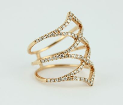 Bague en or rose 18K (750/1000) à décor de...