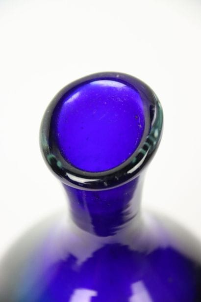 KOSTA BODA. Vase bouteille moderniste en...