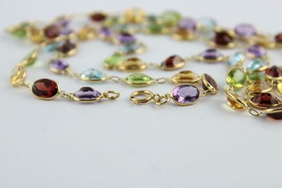 Collier / sautoir en or jaune 18K (750/1000)...